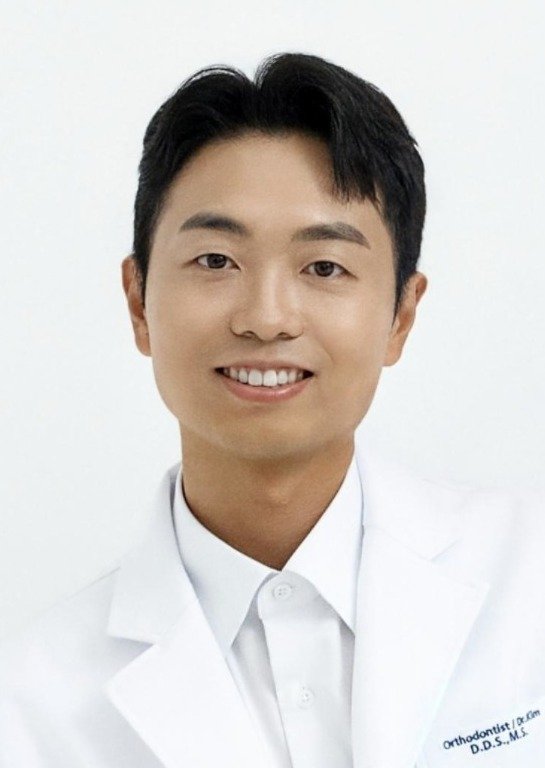 Associate orthodontist at Dante Gonzales Orthodontics